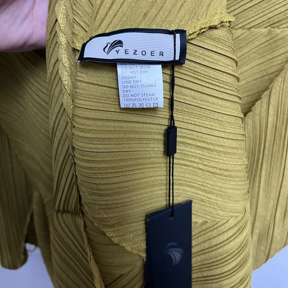 Yezoer Chic Olive Green Textured Dress
OS - dimensions included in pictures - Picture 2 of 5